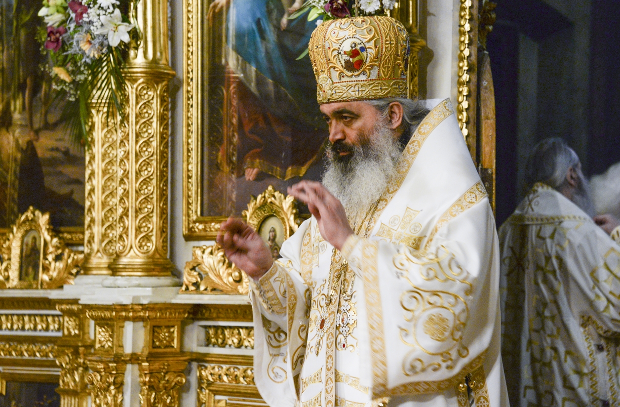 Hramul istoric al Catedralei mitropolitane din Iași, sărbătorit în prezența a șapte arhierei