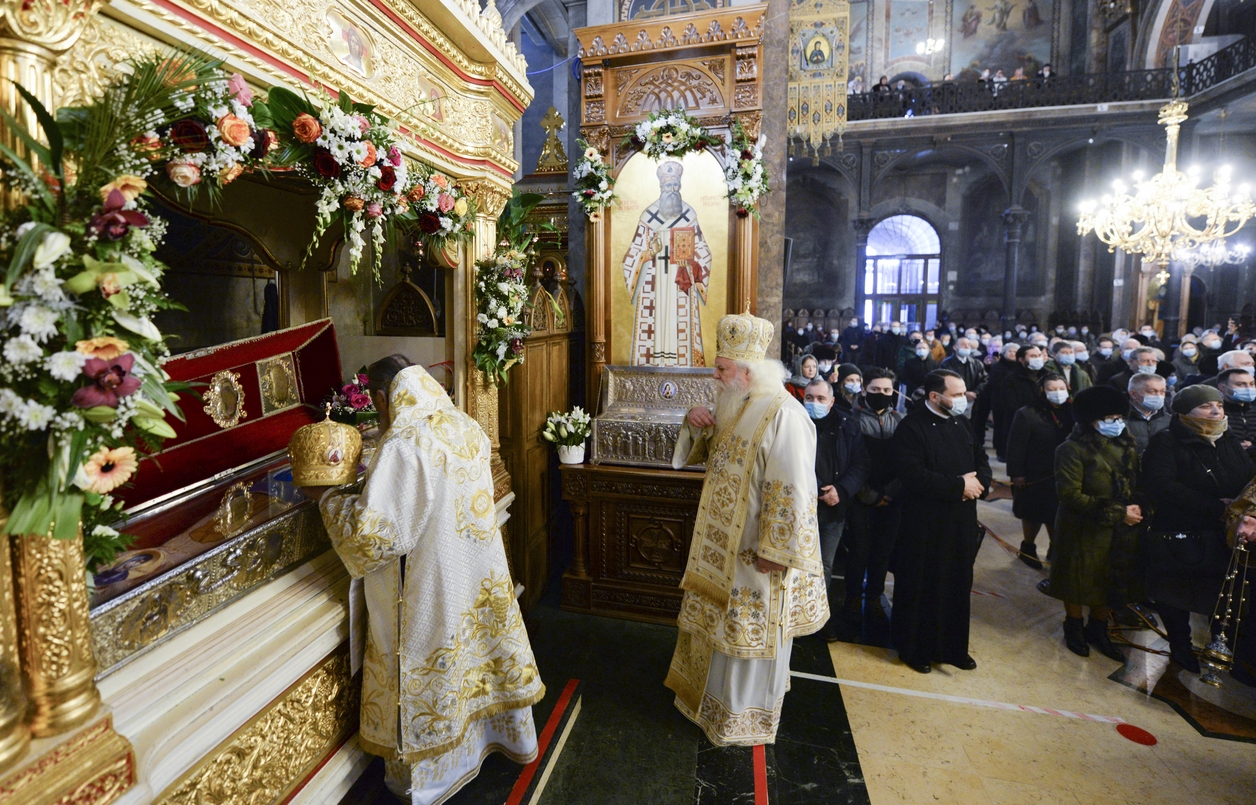 Hramul istoric al Catedralei mitropolitane din Iași, sărbătorit în prezența a șapte arhierei