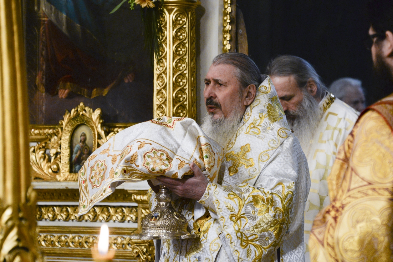 Hramul istoric al Catedralei mitropolitane din Iași, sărbătorit în prezența a șapte arhierei