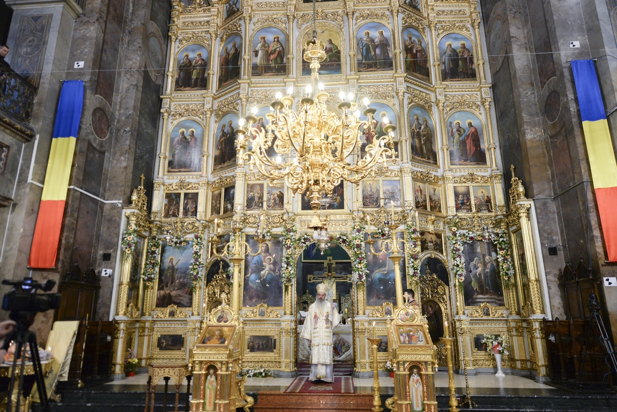 Hramul istoric al Catedralei mitropolitane din Iași, sărbătorit în prezența a șapte arhierei