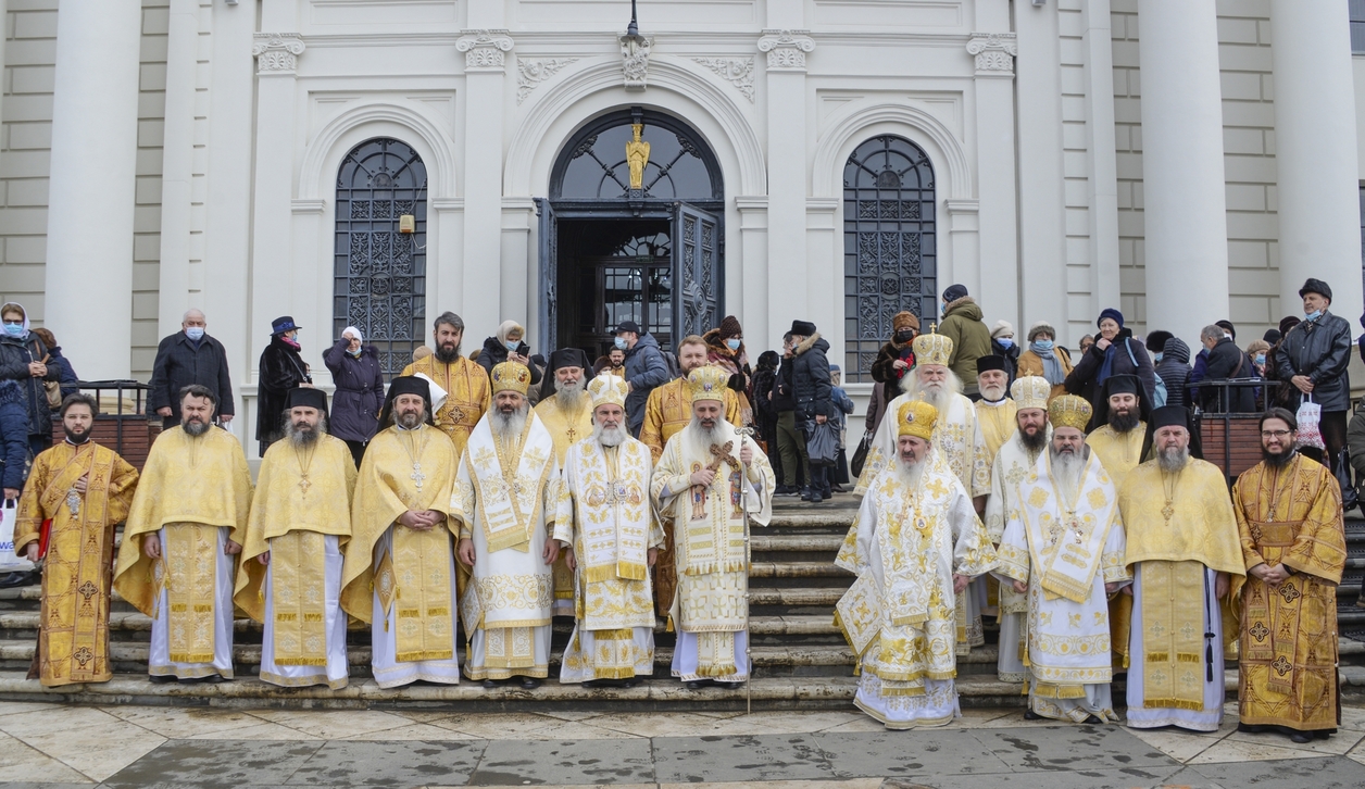 Hramul istoric al Catedralei mitropolitane din Iași, sărbătorit în prezența a șapte arhierei