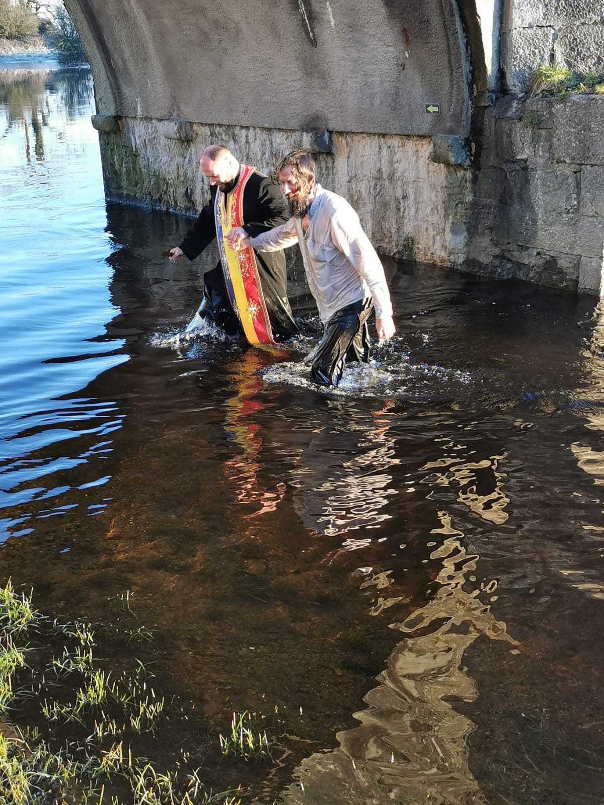 Scriitorul Paul Kingsnorth, botezat la mănăstirea românească din Irlanda, se simte acasă în Ortodoxie
