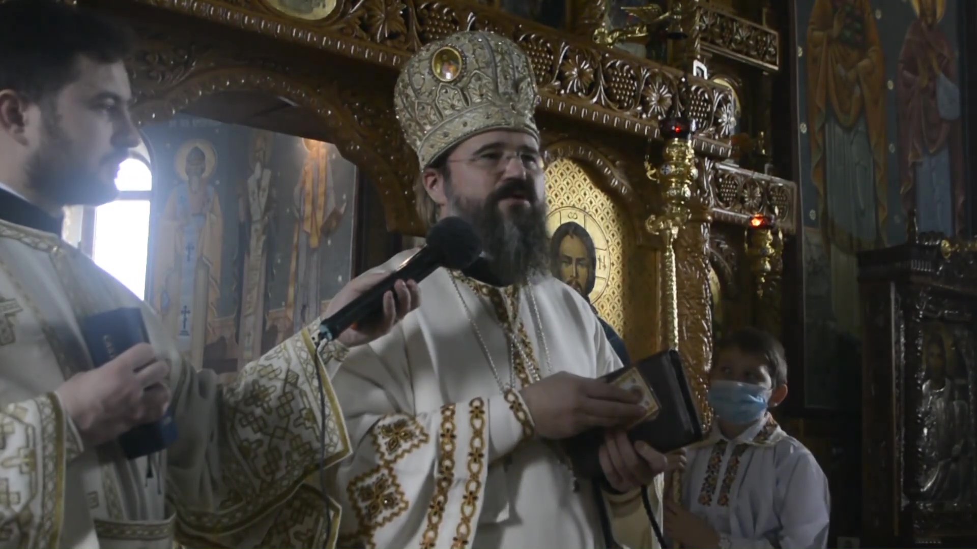 (Video) „Oare de ce venim la Dumnezeu în biserica Sa?” – Preasfințitul Părinte Episcop Macarie