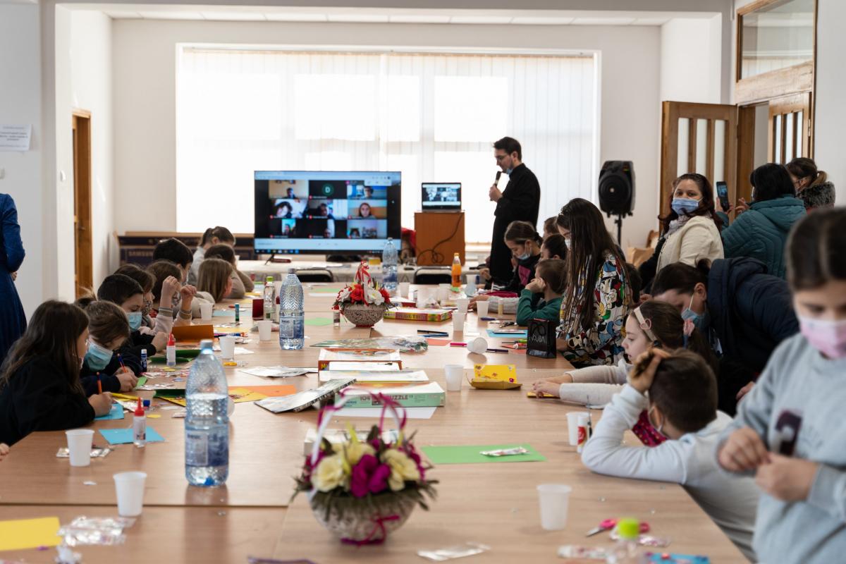 Proiectul „Biserica - familia românilor de pretutindeni”, la Parohia Narcisa din Bacău
