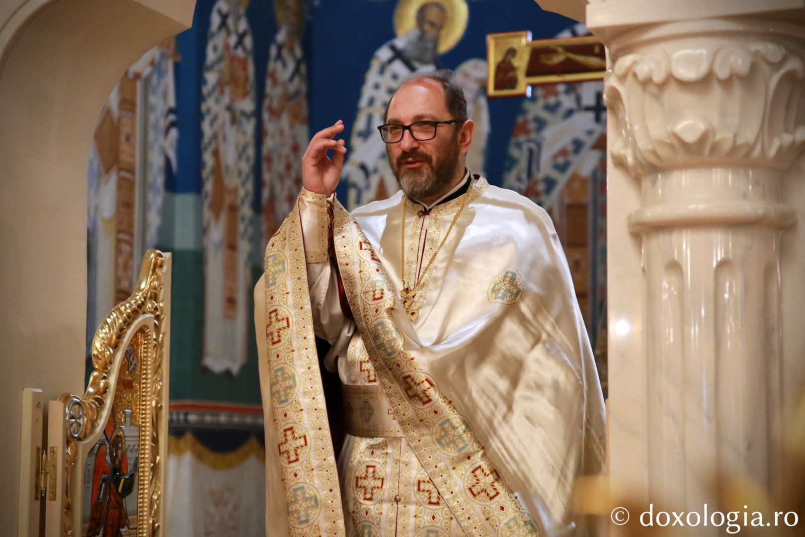 Părintele Constantin Necula, la Iași: „Biserica este parte integrantă a efortului bucuriei în știință și în cunoaștere”