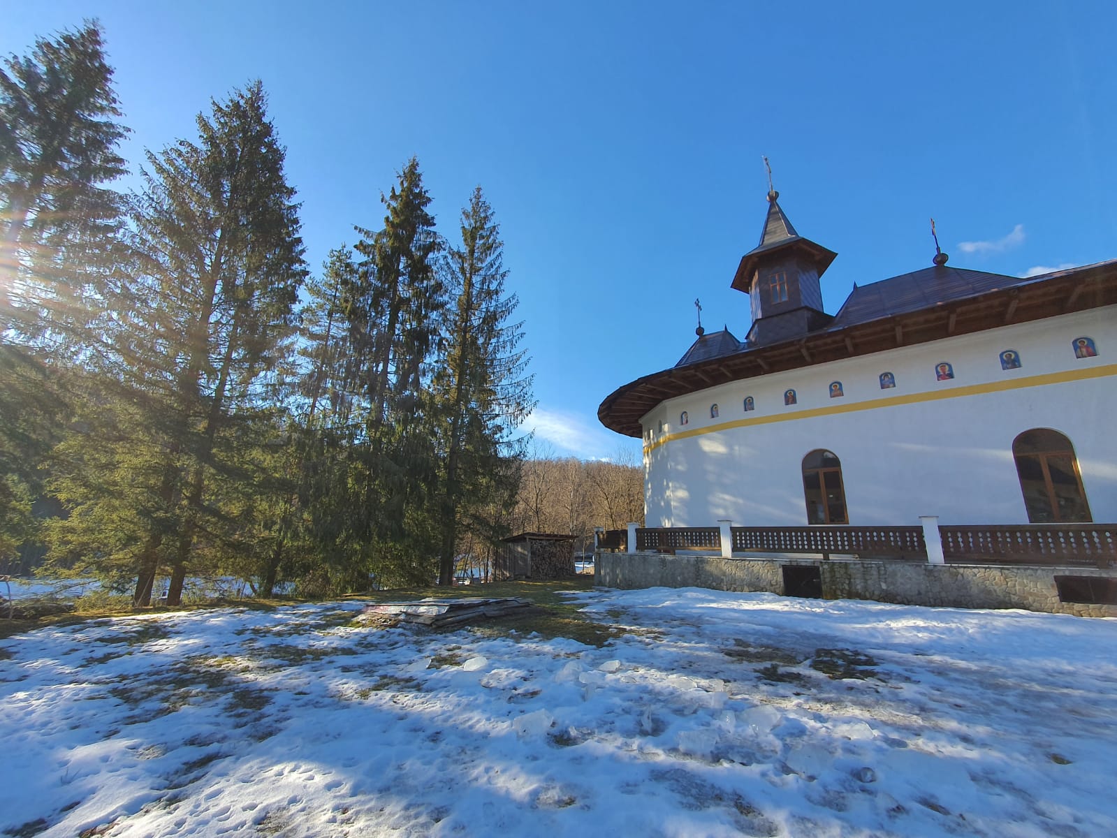 Mitropolitul Teofan al Moldovei și Bucovinei, la Schitul Icoana Nouă: „Orice păcat este o plecare de «acasă»”