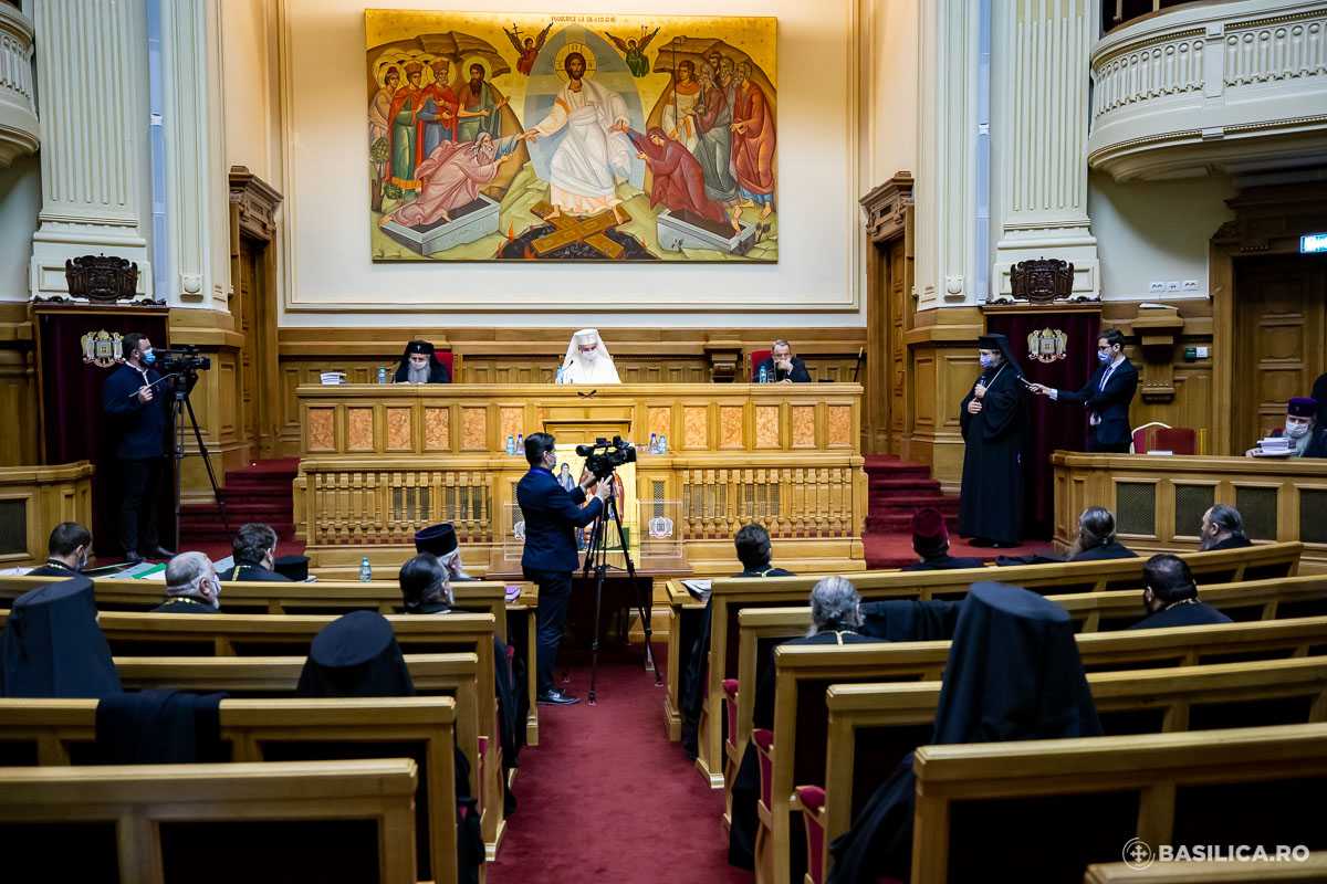 Sursă foto: basilica.ro (Foto) Doi episcopi vicari, aleși în prima ședința de lucru din 2021 a Sfântului Sinod