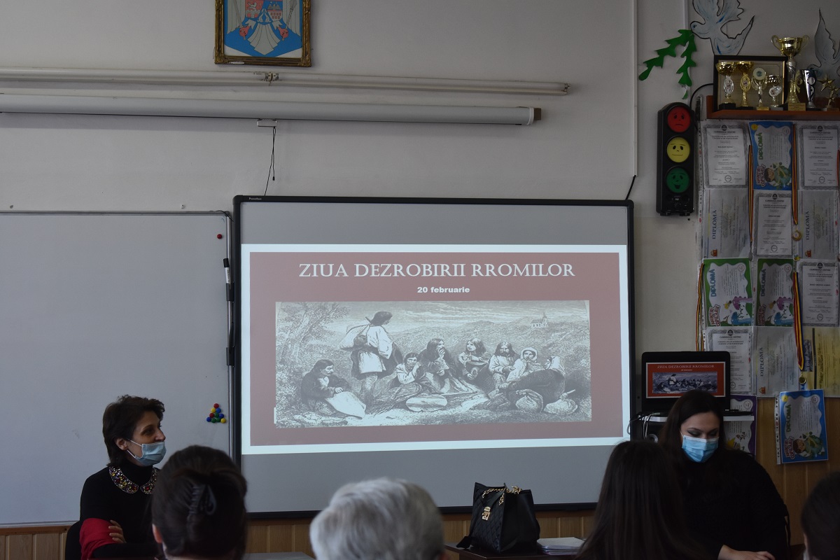 „Împreună de ziua dezrobirii”, la Școala „Ion Creangă” din Târgu Frumos „Împreună de ziua dezrobirii”, la Școala „Ion Creangă” din Târgu Frumos
