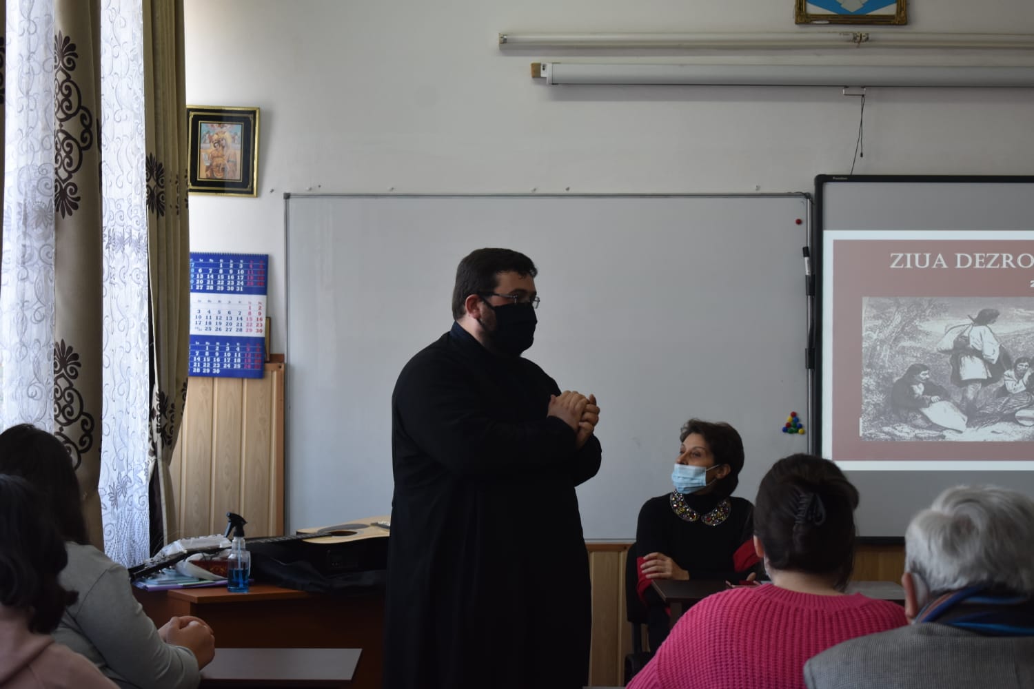„Împreună de ziua dezrobirii”, la Școala „Ion Creangă” din Târgu Frumos „Împreună de ziua dezrobirii”, la Școala „Ion Creangă” din Târgu Frumos