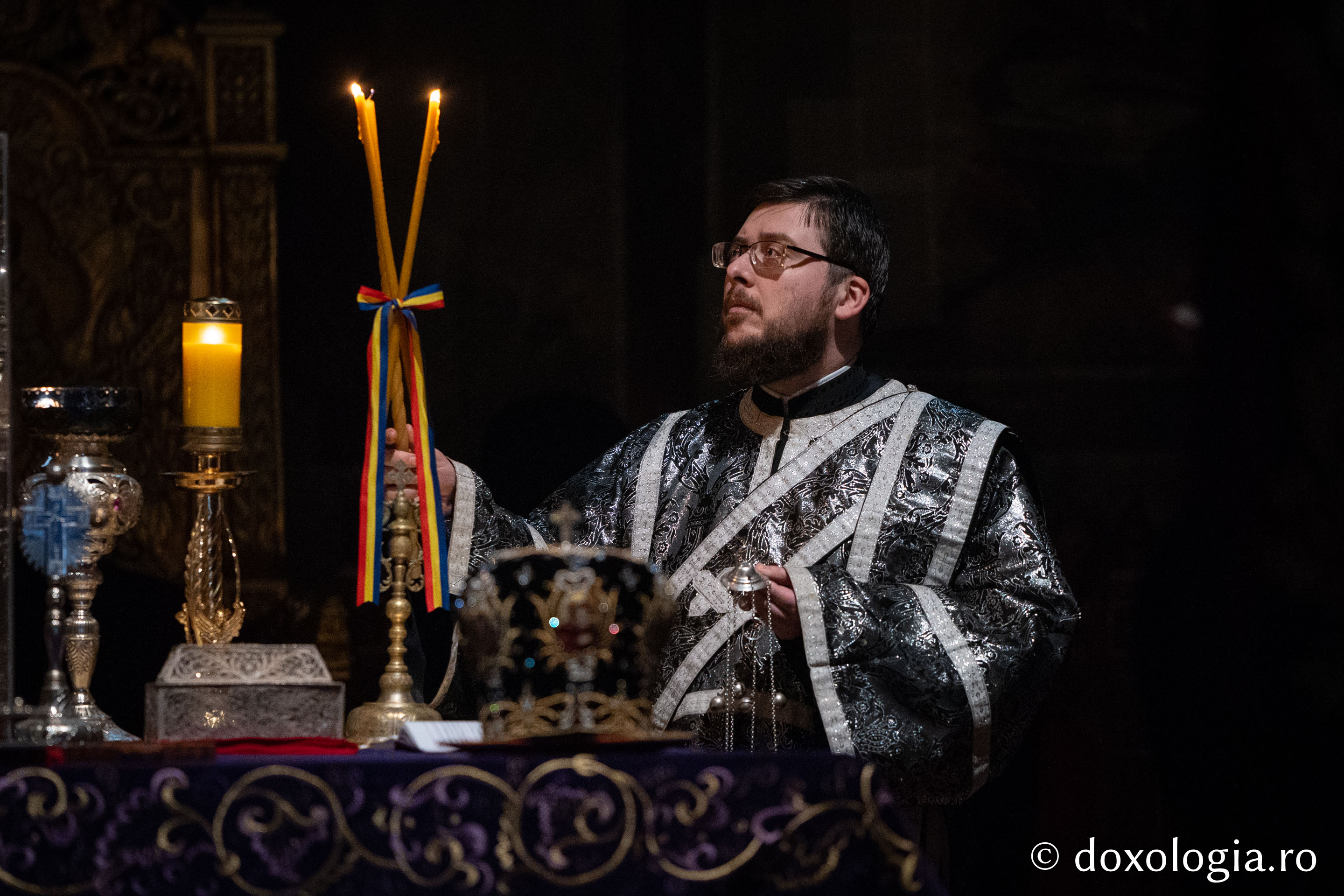 Părintele Mitropolit Teofan a slujit Liturghia Darurilor mai înainte sfințite la Catedrala Mitropolitană