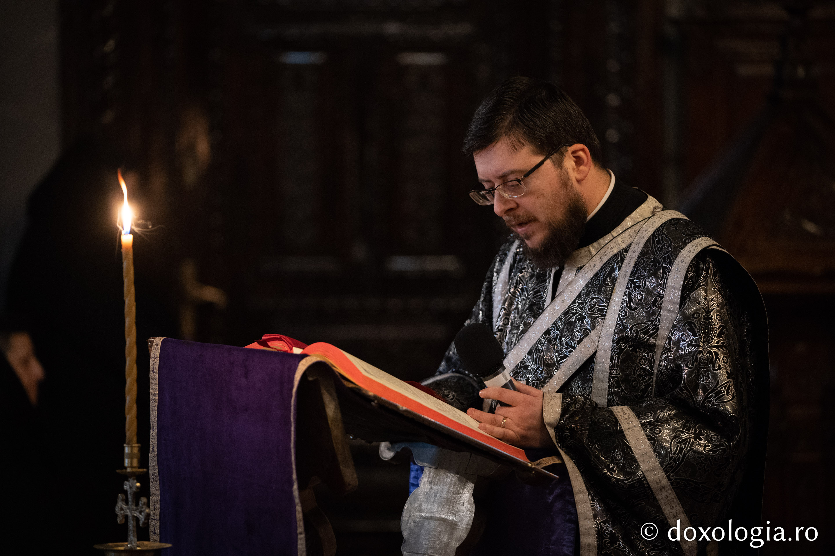 Părintele Mitropolit Teofan a slujit Liturghia Darurilor mai înainte sfințite la Catedrala Mitropolitană