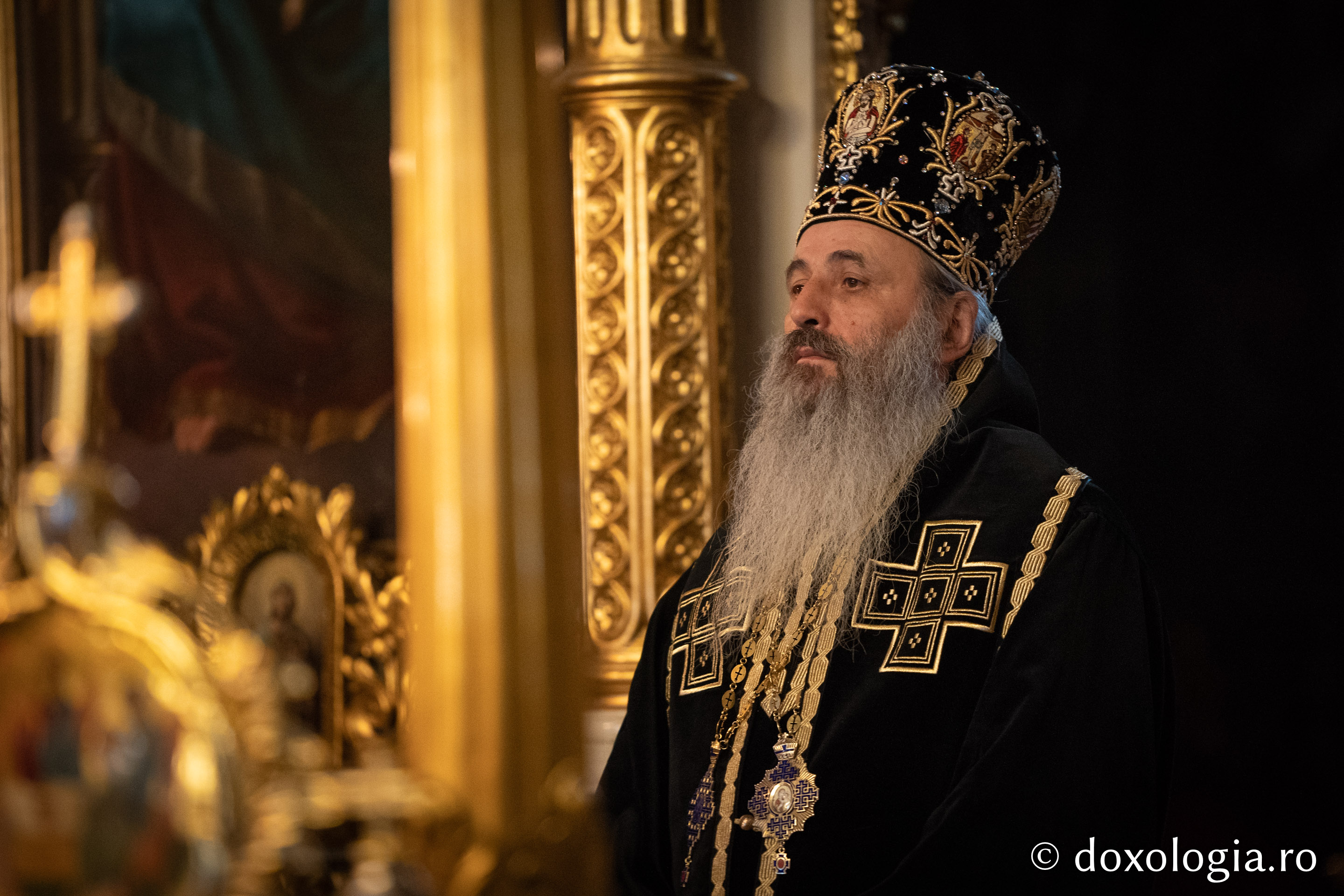 Părintele Mitropolit Teofan a slujit Liturghia Darurilor mai înainte sfințite la Catedrala Mitropolitană