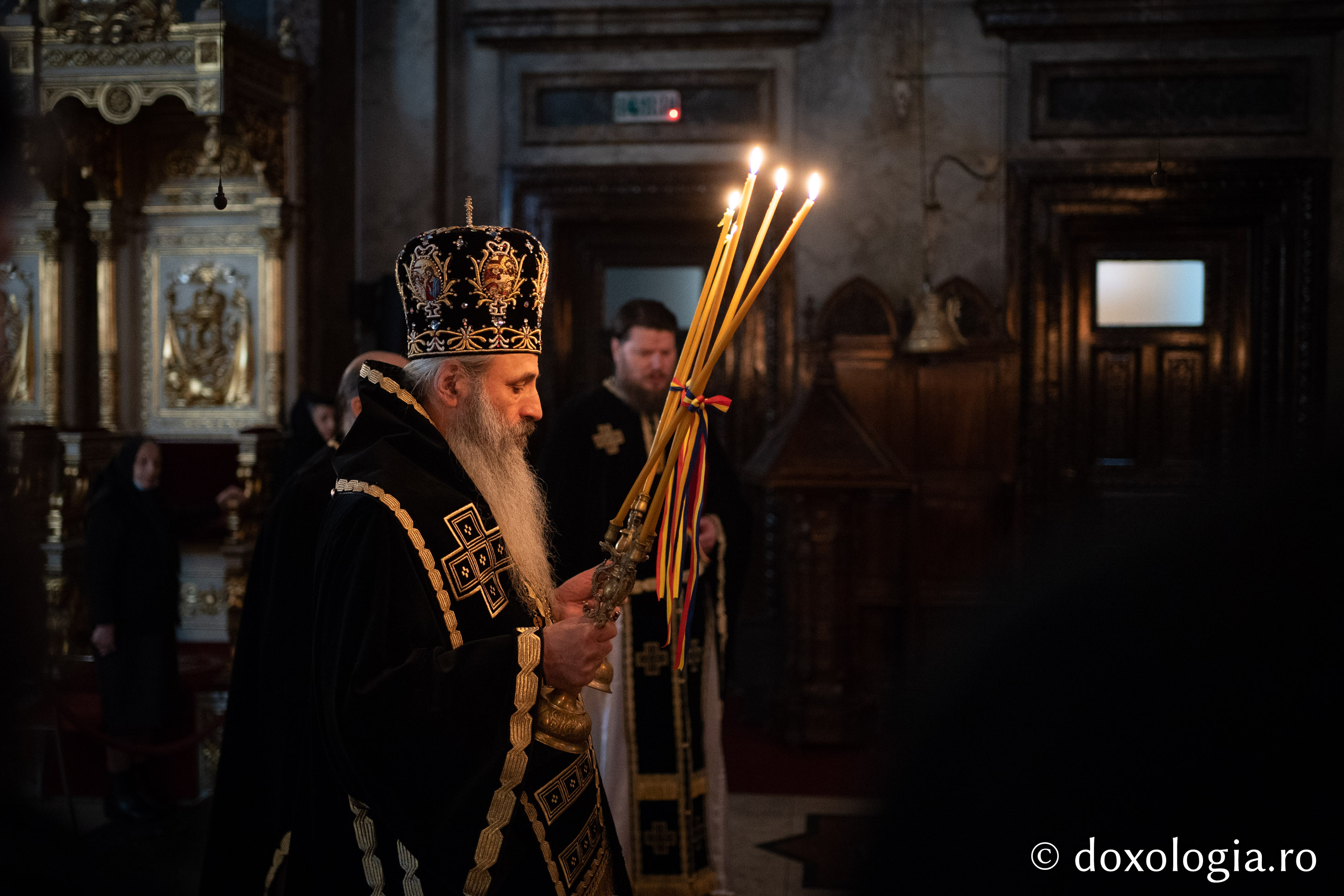 Părintele Mitropolit Teofan a slujit Liturghia Darurilor mai înainte sfințite la Catedrala Mitropolitană