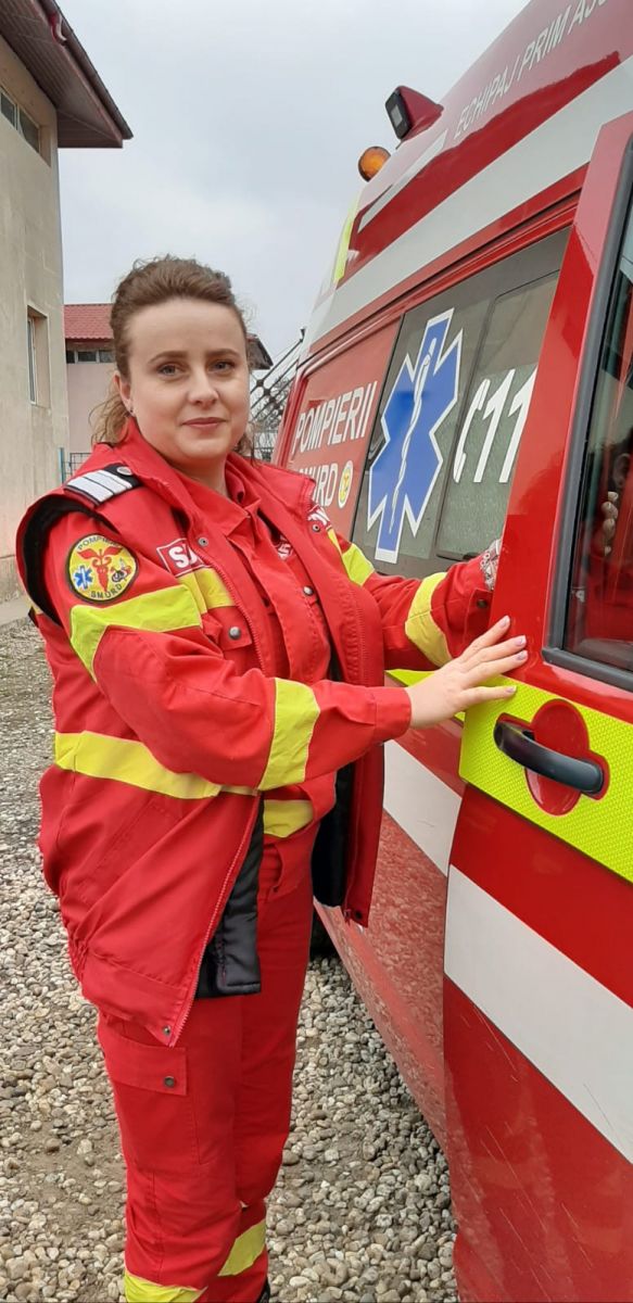 Paramedicul Mihaela Enache: „Lupta pentru viaţă nu ia pauză niciodată, dar credinţa în Dumnezeu îmi dă forţă”
