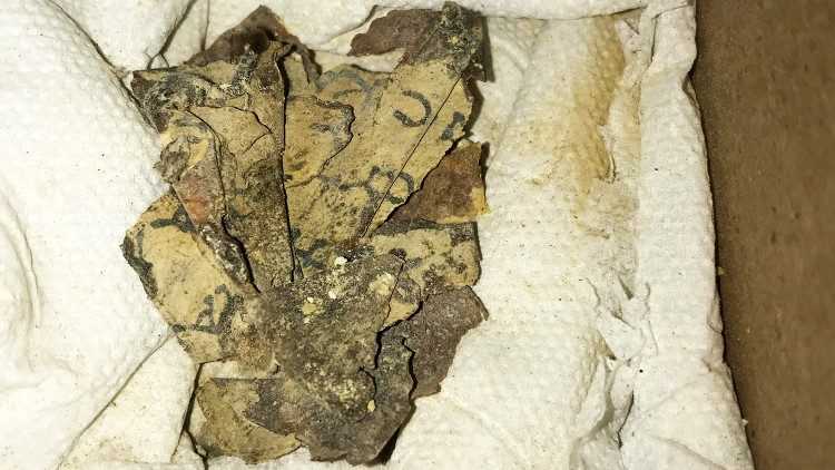 Foto: Israel Antiquities Authority În Deșertul Iudeei s-au descoperit fragmente de pergament cu textele profeților Zaharia și Naum