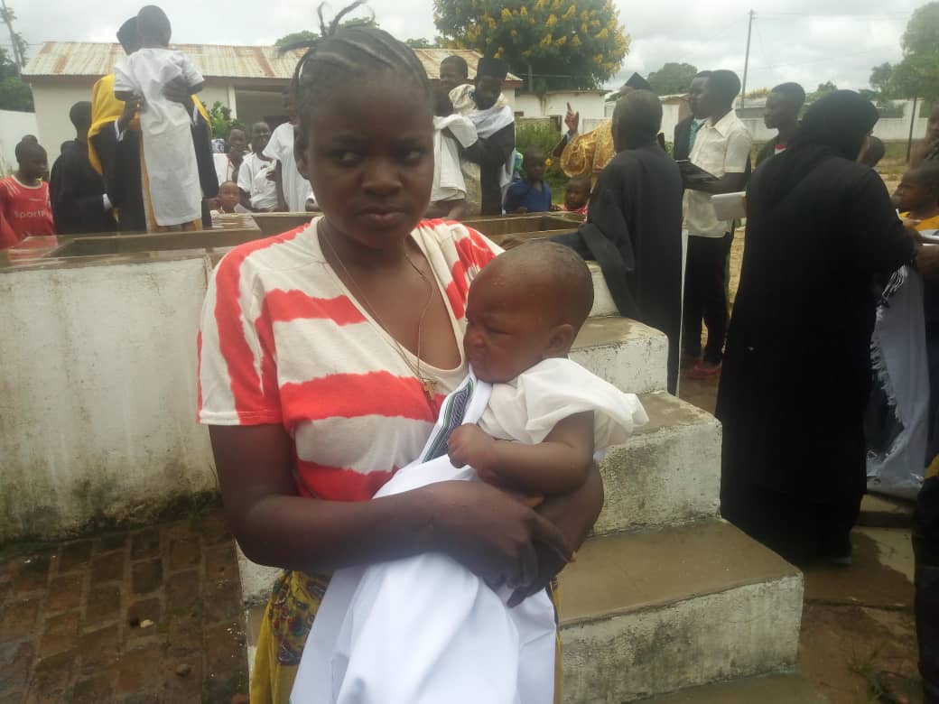 De la moarte la viață – pomenirea morților și 98 de botezuri la Centrul misionar din Kidamali