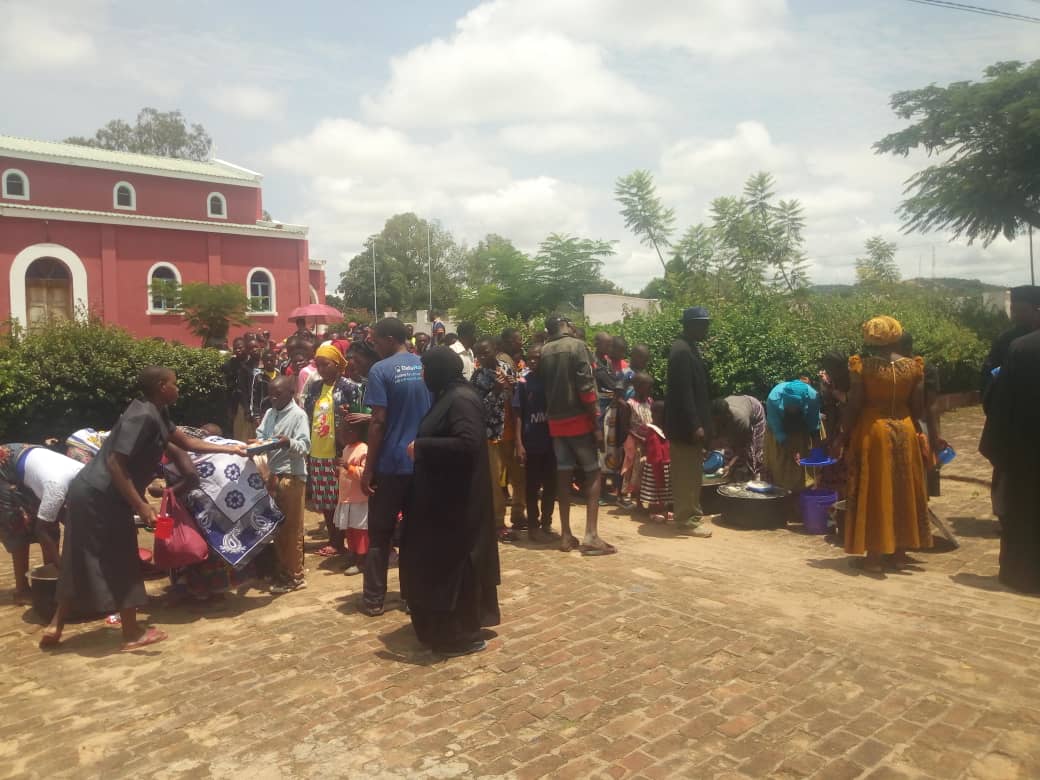 De la moarte la viață – pomenirea morților și 98 de botezuri la Centrul misionar din Kidamali