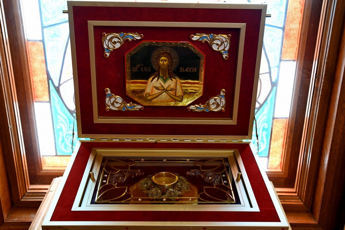 Schitul "Sfântul Alexie" – Draguşani îşi cinsteşte ocrotitorul