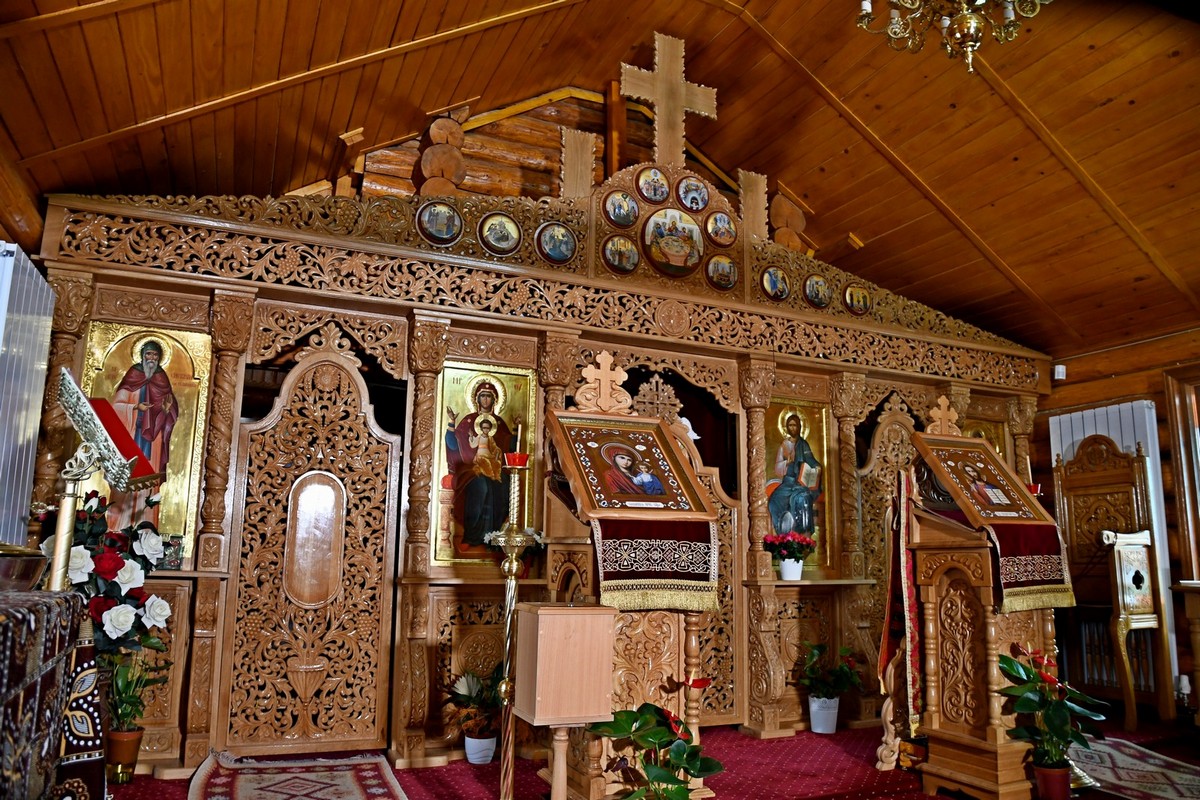 Schitul "Sfântul Alexie" – Draguşani îşi cinsteşte ocrotitorul