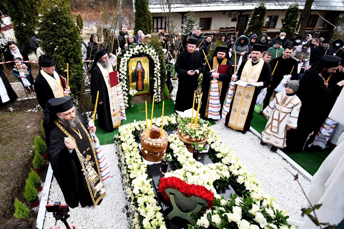 Pomenirea de şapte ani a arhimandritului Zenovie Ghidescu