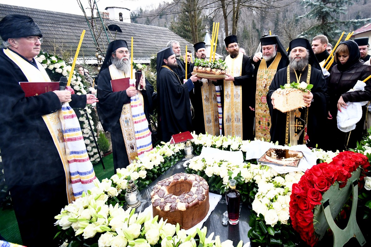 Pomenirea de şapte ani a arhimandritului Zenovie Ghidescu