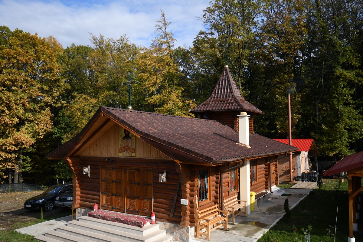 Schitul "Sfântul Alexie" – Draguşani îşi cinsteşte ocrotitorul