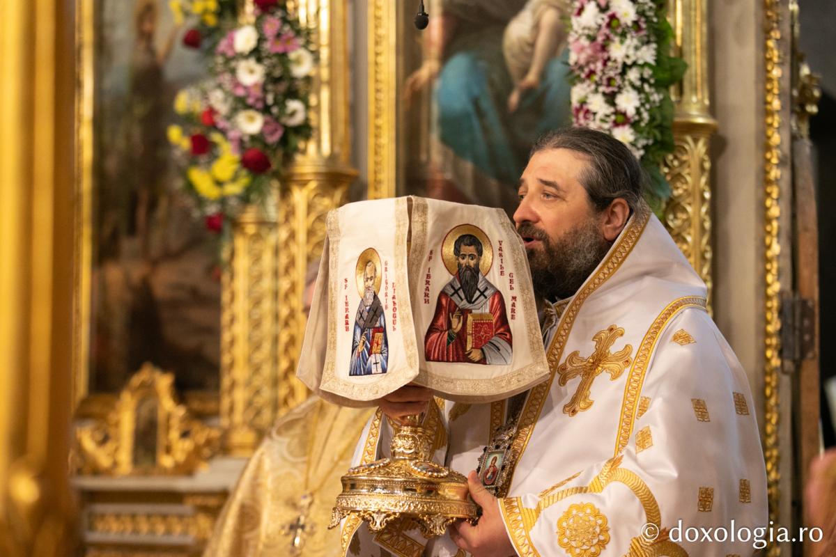 (Audio) PS Nichifor Botoșăneanul: „În cele 40 de zile de post, să aducem jertfa gândurilor și a cuvintelor noastre!”