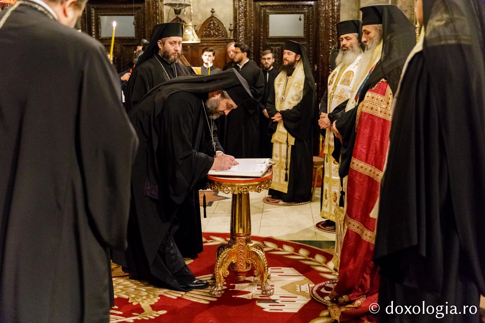 Părintele arhimandrit Nichifor Horia, chemat oficial la treapta arhieriei