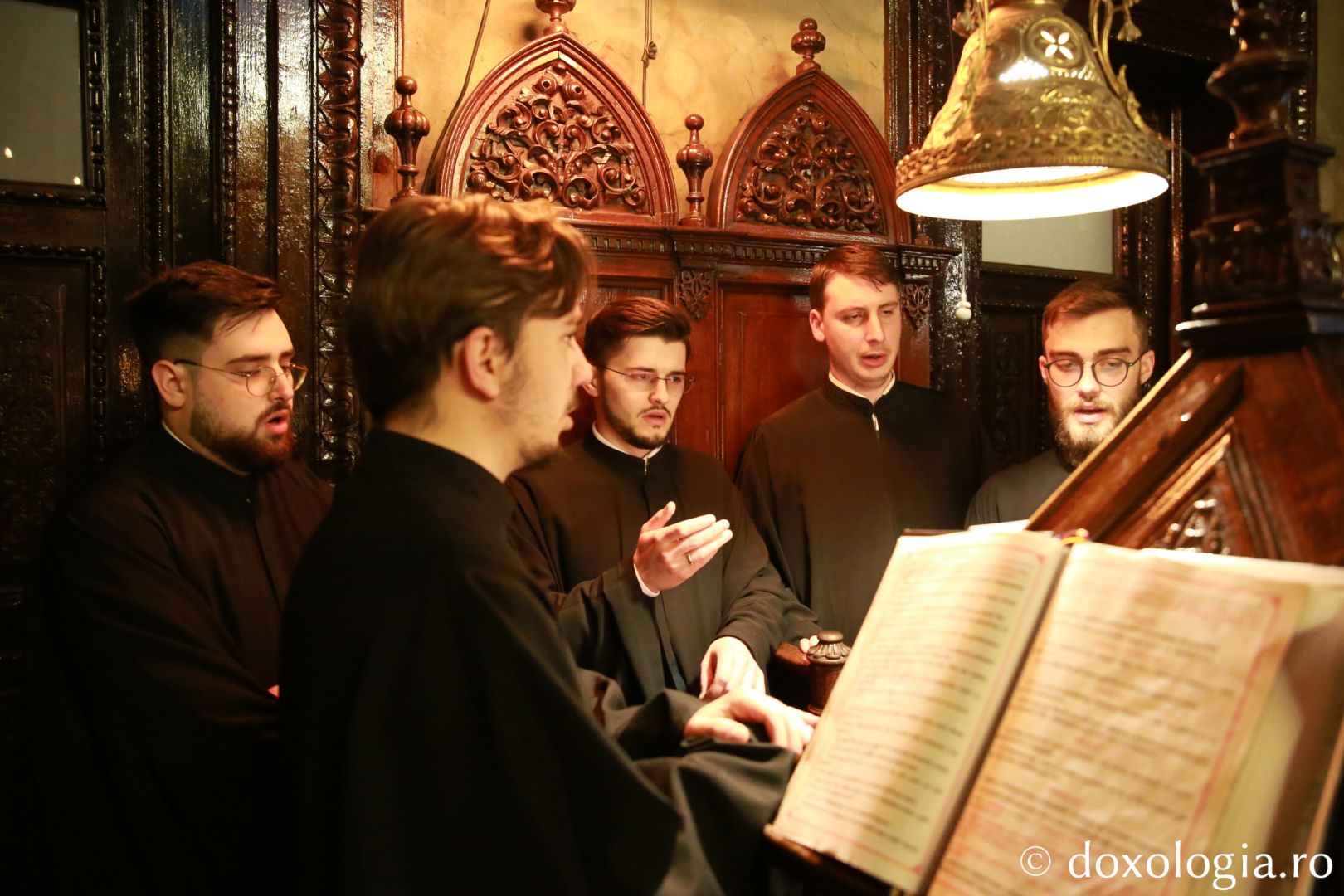 Liturghia Darurilor la Catedrala Mitropolitană. IPS Teofan: „Buna Vestire aduce nădejde într-o lume disperată”