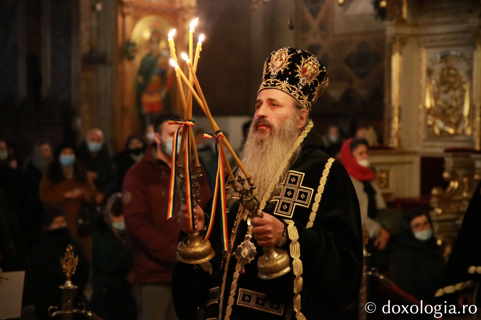 Liturghia Darurilor la Catedrala Mitropolitană. IPS Teofan: „Buna Vestire aduce nădejde într-o lume disperată”