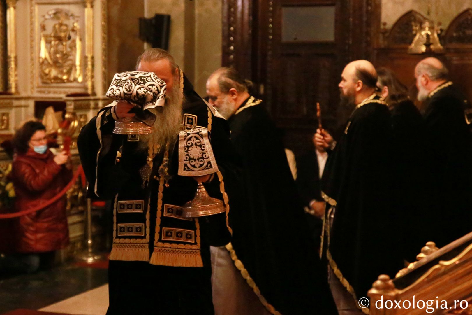 Liturghia Darurilor la Catedrala Mitropolitană. IPS Teofan: „Buna Vestire aduce nădejde într-o lume disperată”