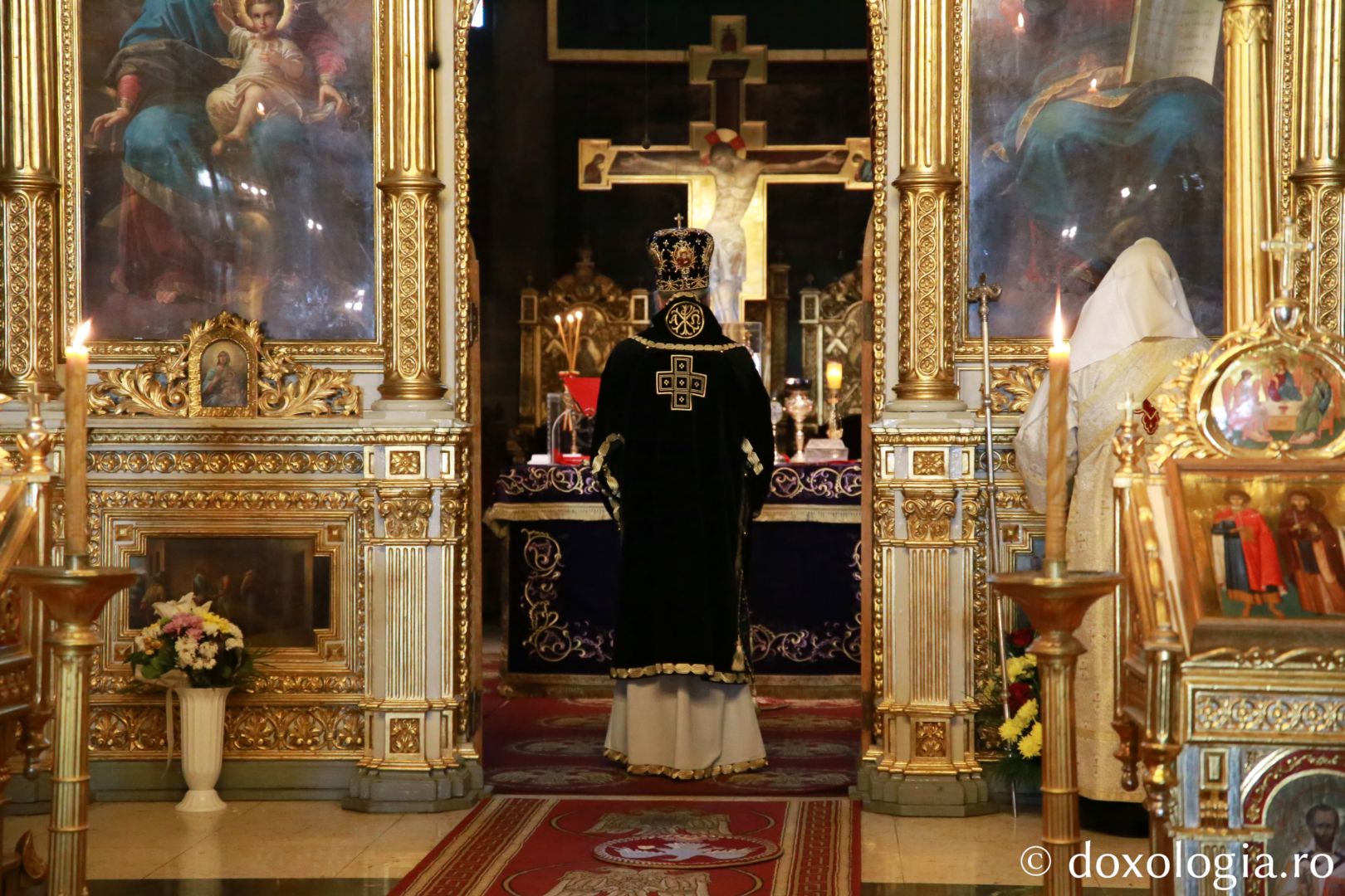 Mitropolitul Moldovei și Bucovinei la Liturghia Darurilor: „Creștinul nădăjduiește că primește de la Dumnezeu har, pace și binecuvântare”