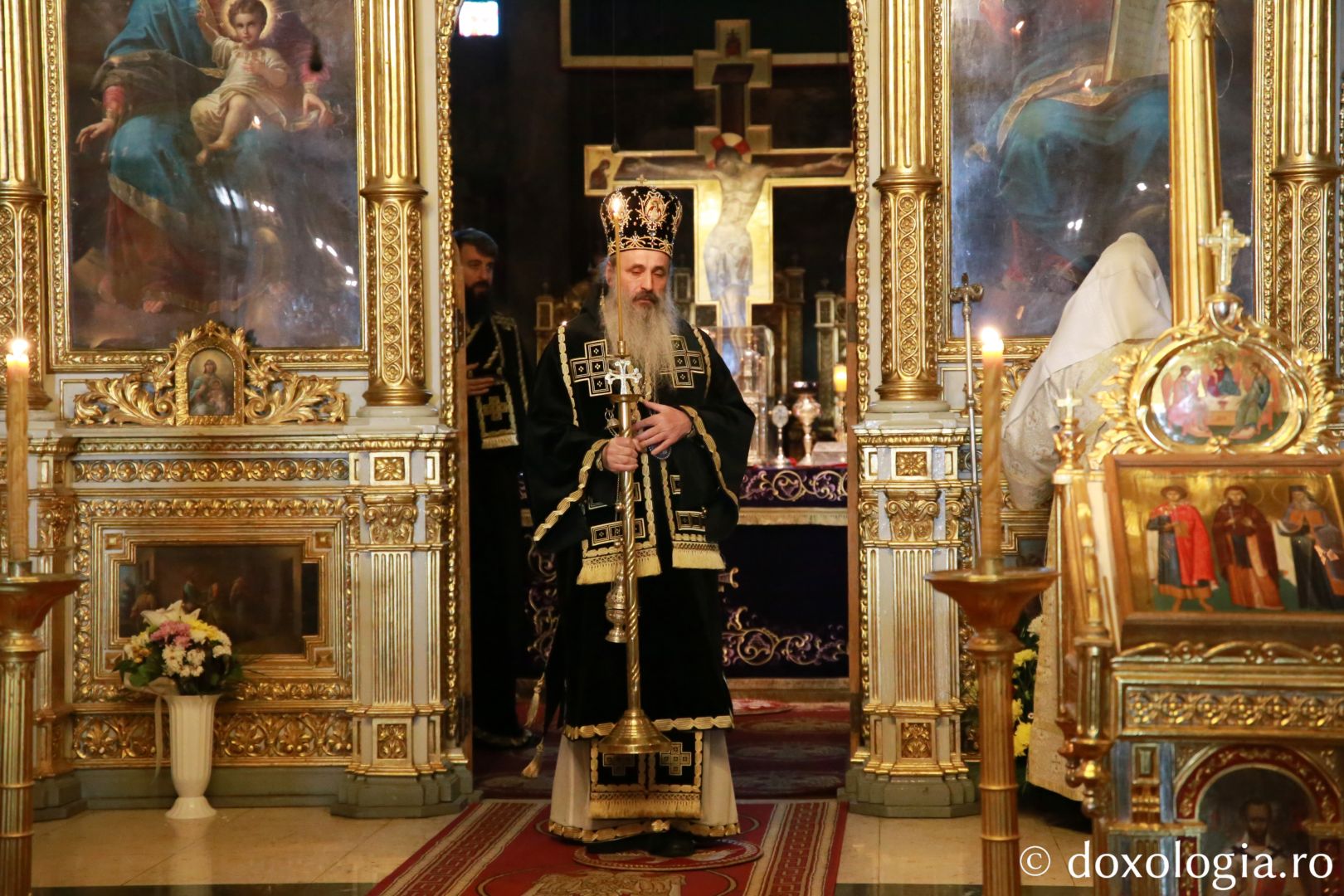 Mitropolitul Moldovei și Bucovinei la Liturghia Darurilor: „Creștinul nădăjduiește că primește de la Dumnezeu har, pace și binecuvântare”