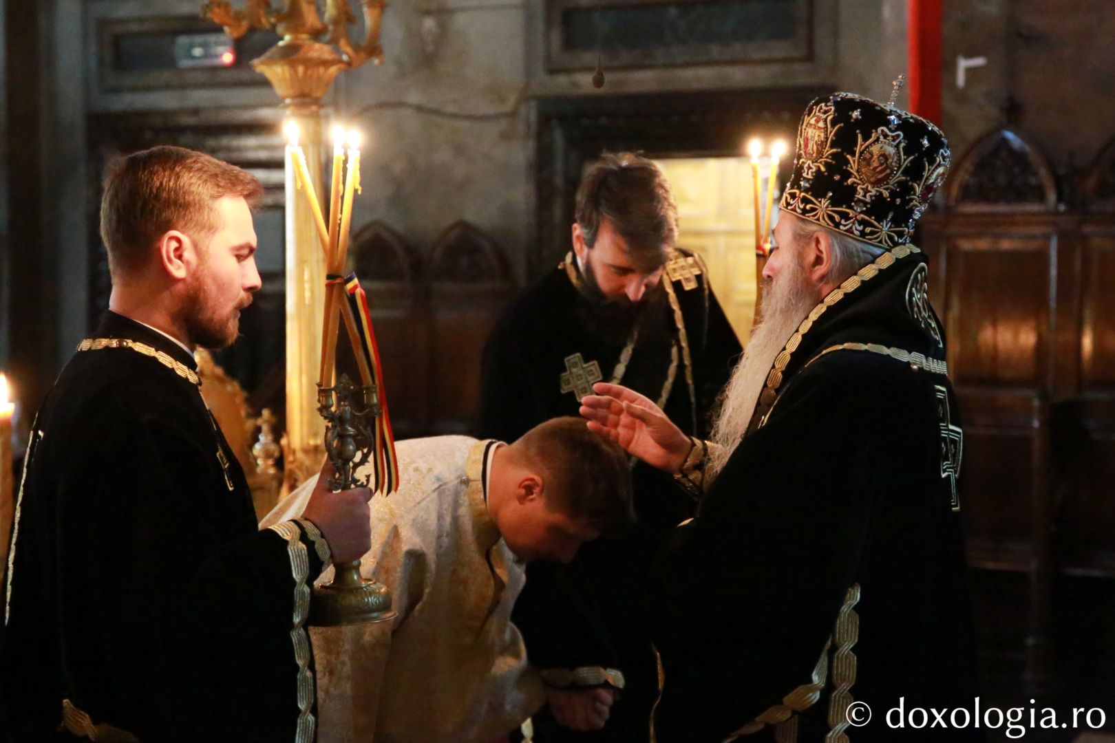 Mitropolitul Moldovei și Bucovinei la Liturghia Darurilor: „Creștinul nădăjduiește că primește de la Dumnezeu har, pace și binecuvântare”