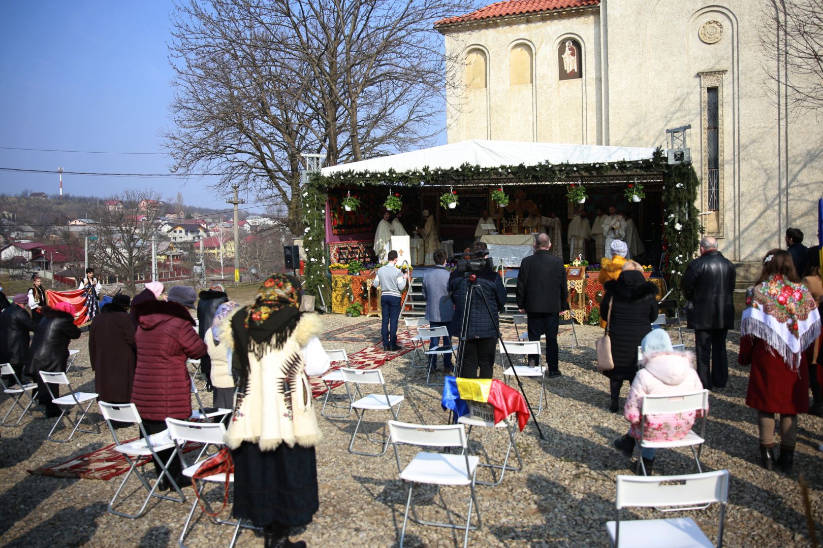 Sfântă Liturghie săvârșită de doi ierarhi, la împlinirea a 103 ani de la Unirea Basarabiei cu România