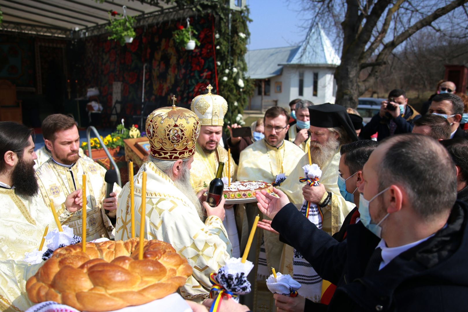 Sfântă Liturghie săvârșită de doi ierarhi, la împlinirea a 103 ani de la Unirea Basarabiei cu România