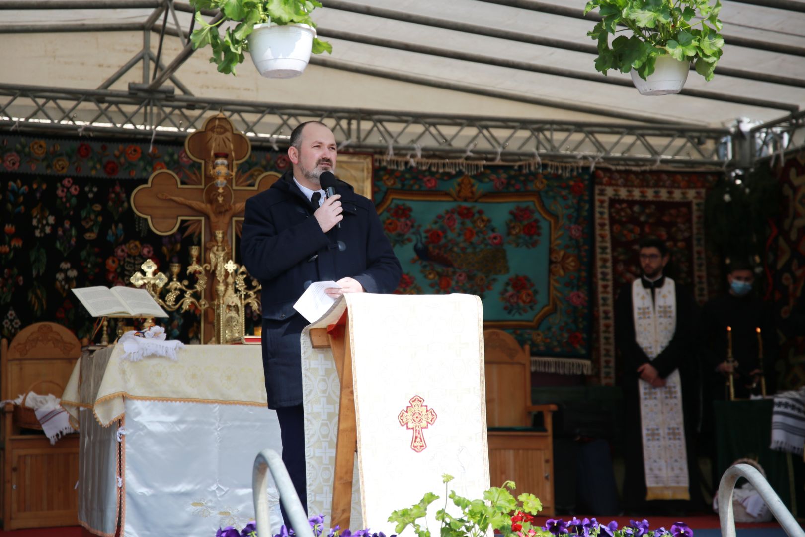 Sfântă Liturghie săvârșită de doi ierarhi, la împlinirea a 103 ani de la Unirea Basarabiei cu România
