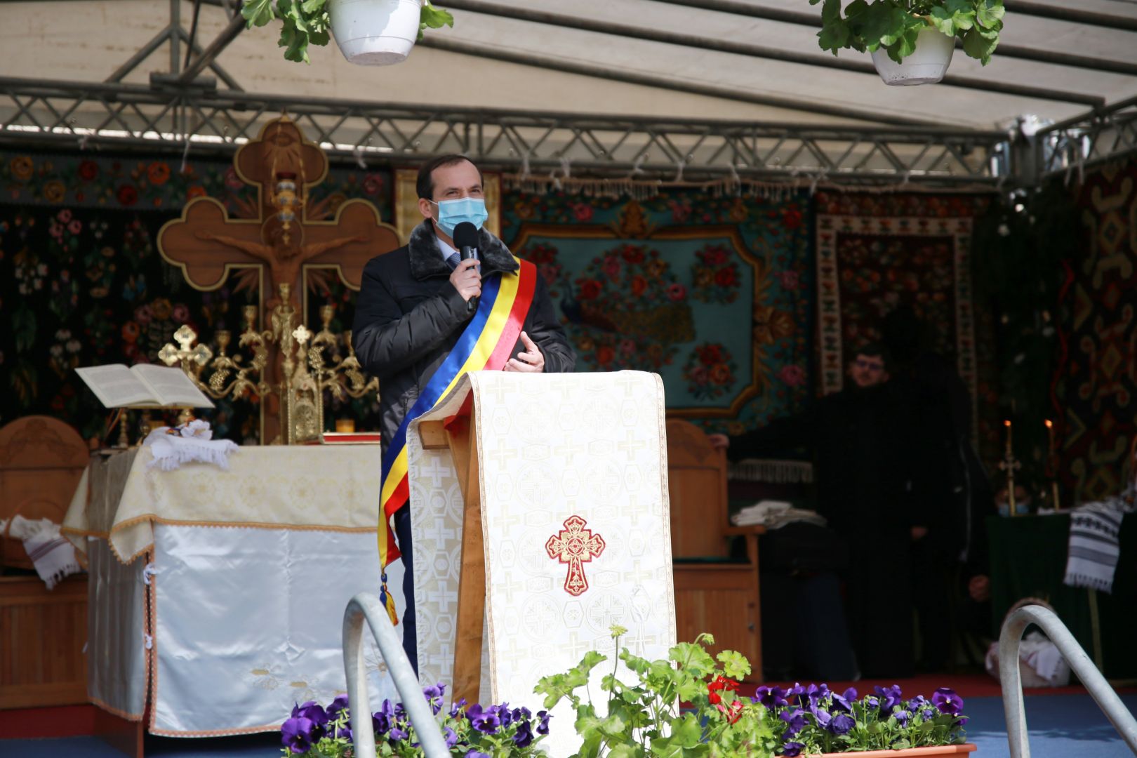 Sfântă Liturghie săvârșită de doi ierarhi, la împlinirea a 103 ani de la Unirea Basarabiei cu România