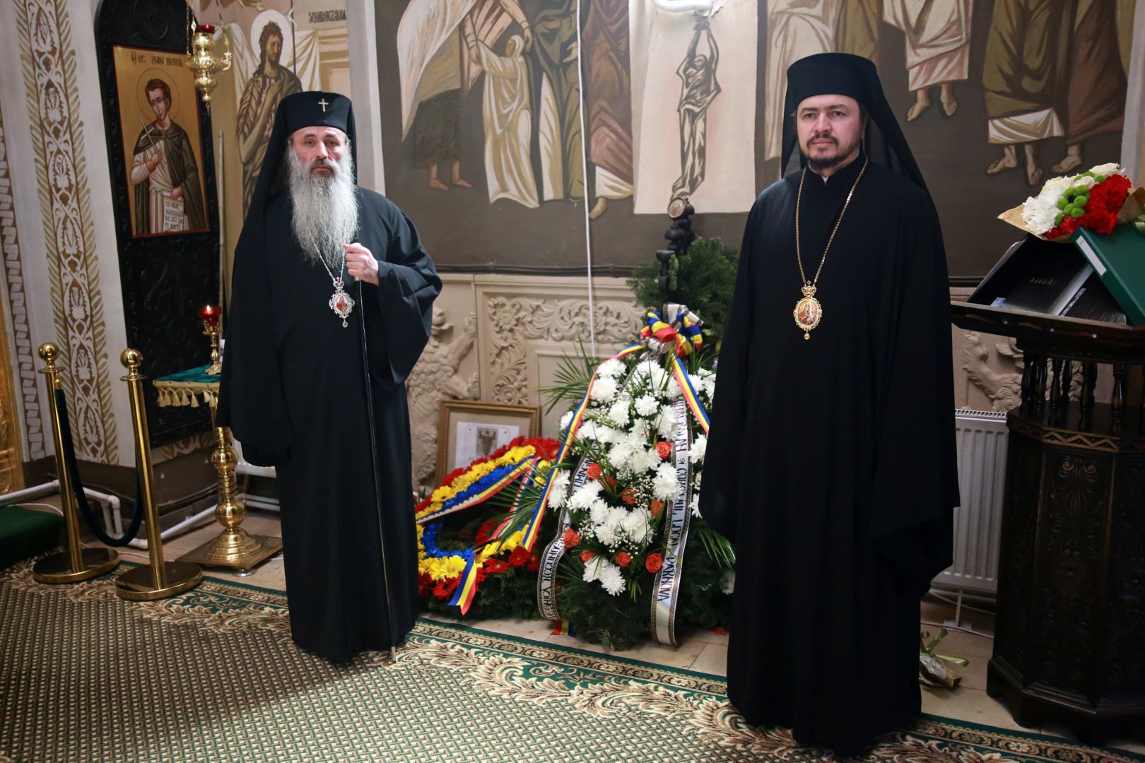 Sfântă Liturghie săvârșită de doi ierarhi, la împlinirea a 103 ani de la Unirea Basarabiei cu România