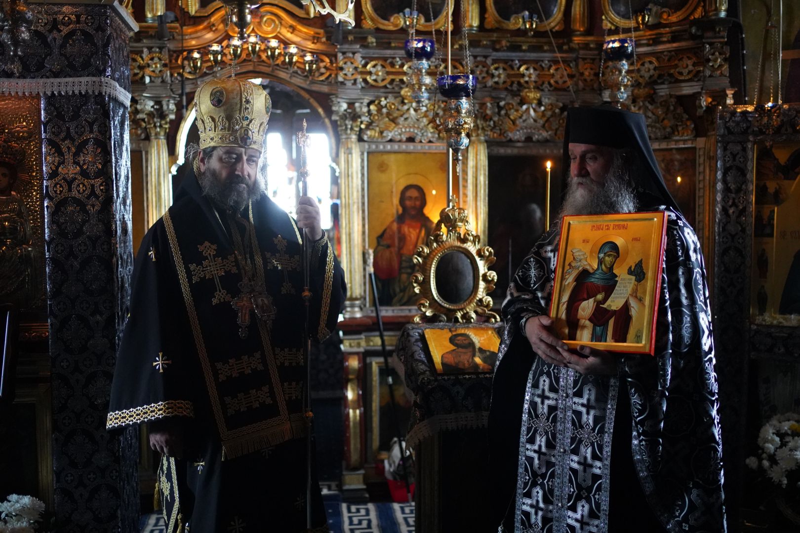 Slujbe arhierești la Mănăstirea Sihla din Neamț. PS Nichifor: „Întâlnirea cu Dumnezeu este esențială pentru noi”