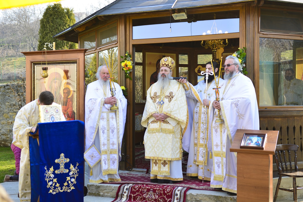 IPS Mitropolit Teofan, la Mănăstirea Hlincea: „Biserica Ortodoxă este cunoașterea lui Dumnezeu”