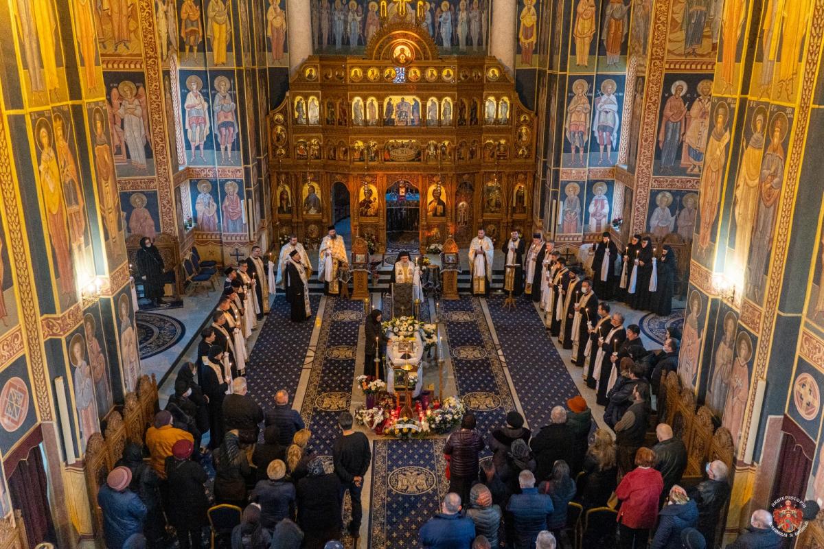 IPS Ioachim, s-a rugat la căpătâiul părintelui Vasile Bădăluță