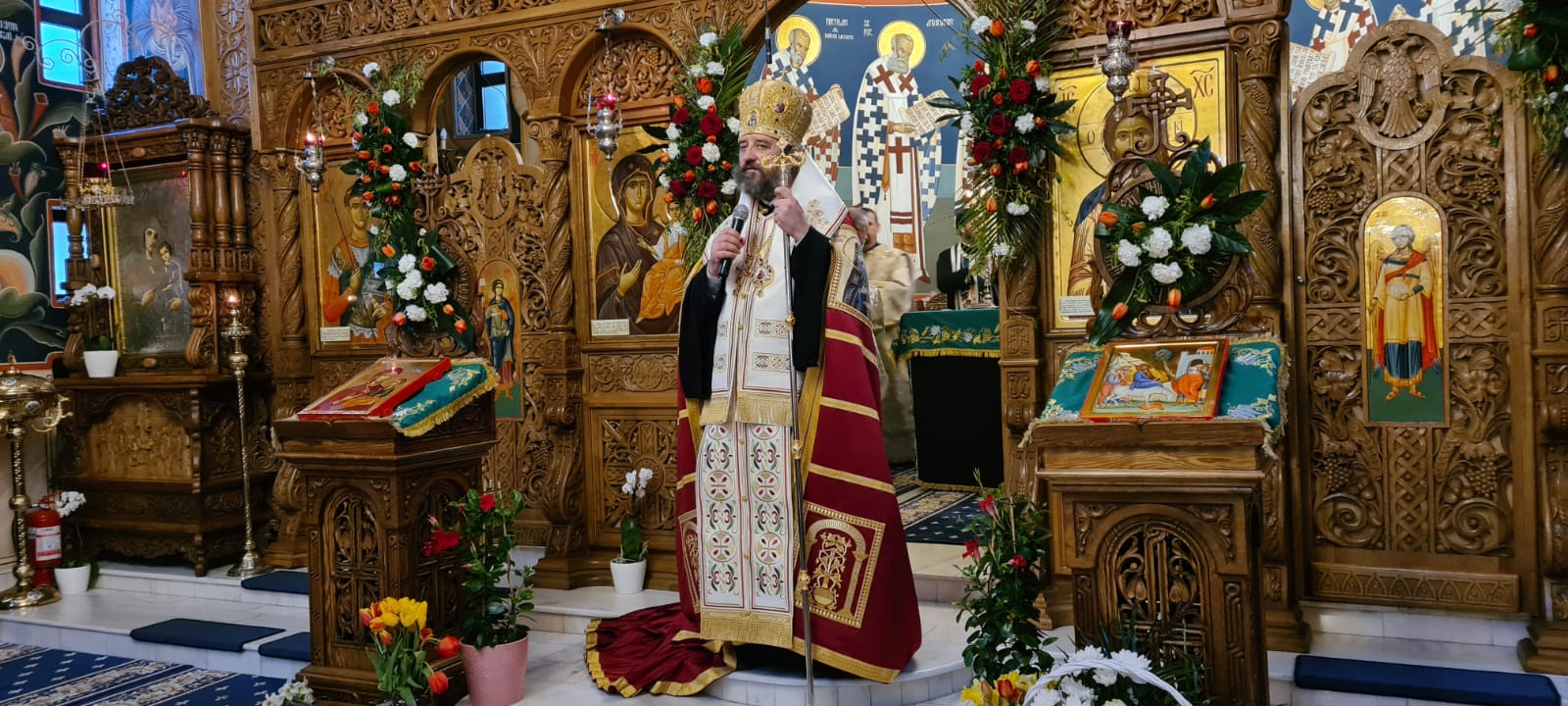 Slujiri arhierești în Sâmbăta lui Lazăr: PS Nichifor a hirotonit un preot pentru Parohia Bojila și a săvârșit slujba Vecerniei la Parohia Flora Tătărași