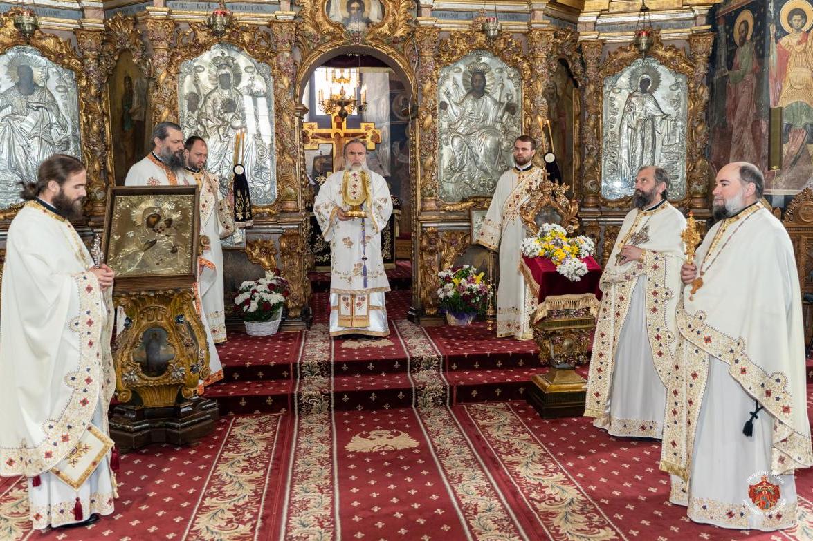 Duminica a treia a Postului Mare, serbată la catedrala din Roman