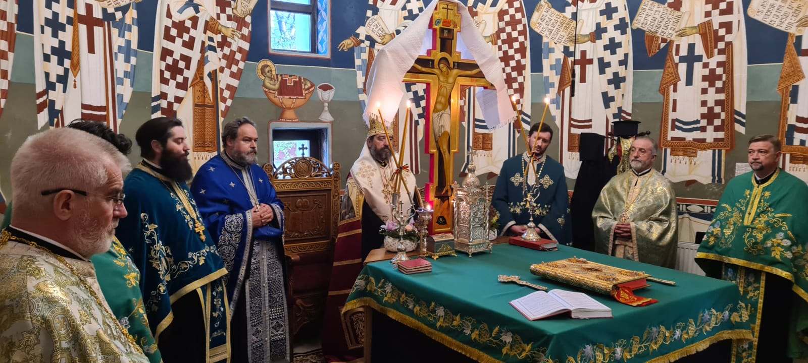 Slujiri arhierești în Sâmbăta lui Lazăr: PS Nichifor a hirotonit un preot pentru Parohia Bojila și a săvârșit slujba Vecerniei la Parohia Flora Tătărași