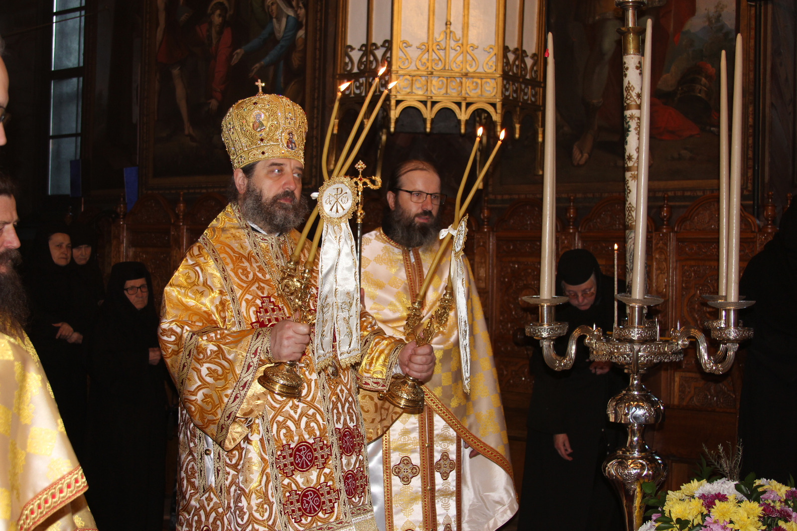 Slujire arhierească la Mănăstirea Agapia