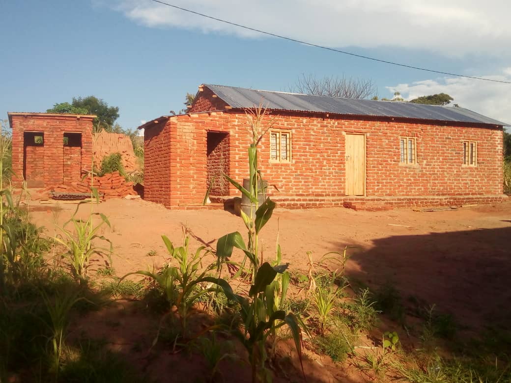 O casă de cărămidă pentru Antonie și familia lui