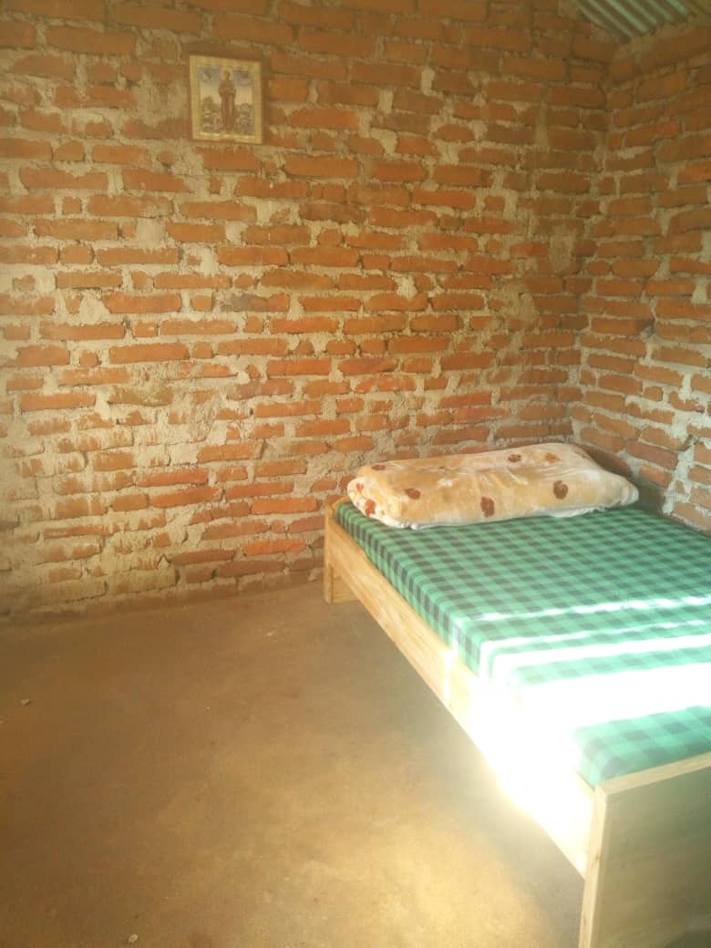 O casă de cărămidă pentru Antonie și familia lui