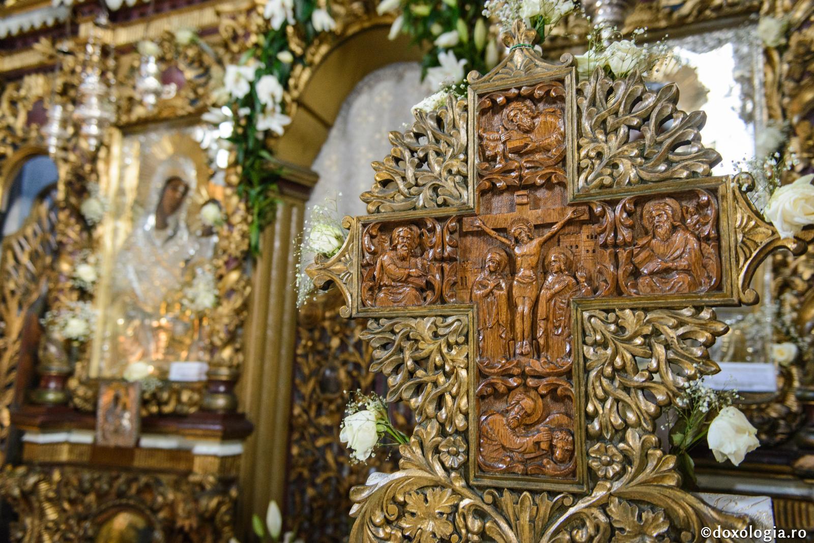 Canon de rugăciune la Praznicul Înainteprăznuirii scoaterii Sfintei Cruci Canon de rugăciune la Praznicul Înainteprăznuirii scoaterii Sfintei Cruci
