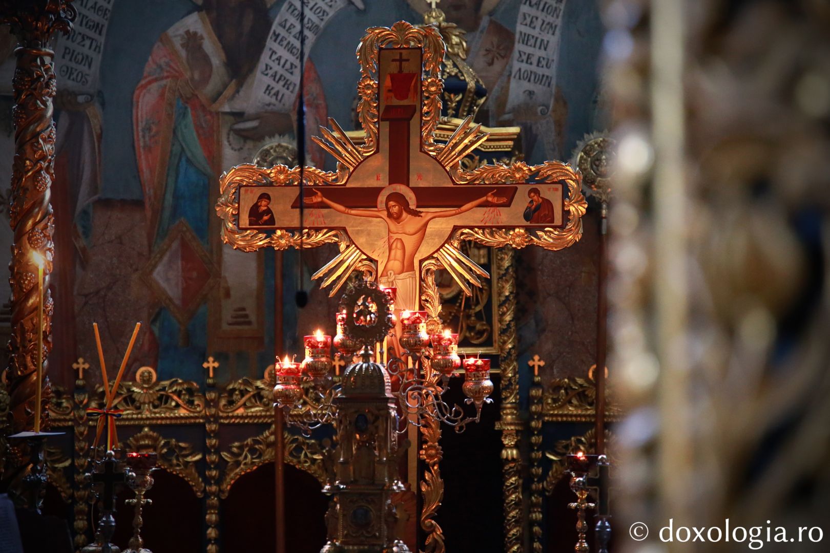 Părintele Mitropolit Teofan în Sfânta și Marea Joi : „Dumnezeu dorește ca în fiecare om să se împlinească taina răstignirii Sale”